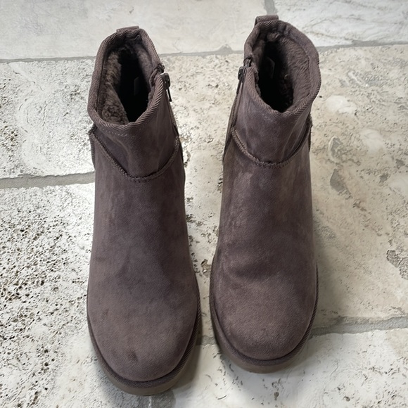 Dunes wedge fur lined booties size 9.5 - Picture 4 of 5